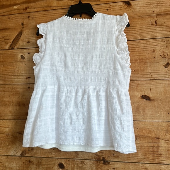 Andree by Unit white flutter sleeve top - Picture 3 of 9